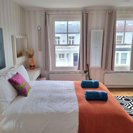 Charming Home In Shepherds Bush Лондон Экстерьер фото